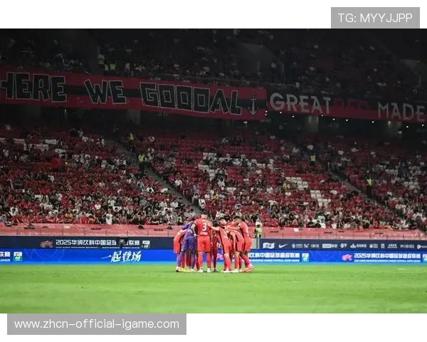 上海海港莱昂纳多前场策动快速反击：速度与智慧交织的攻势风暴